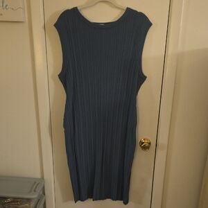 Chic Sleeveless Ribbed Dress in Deep Blue